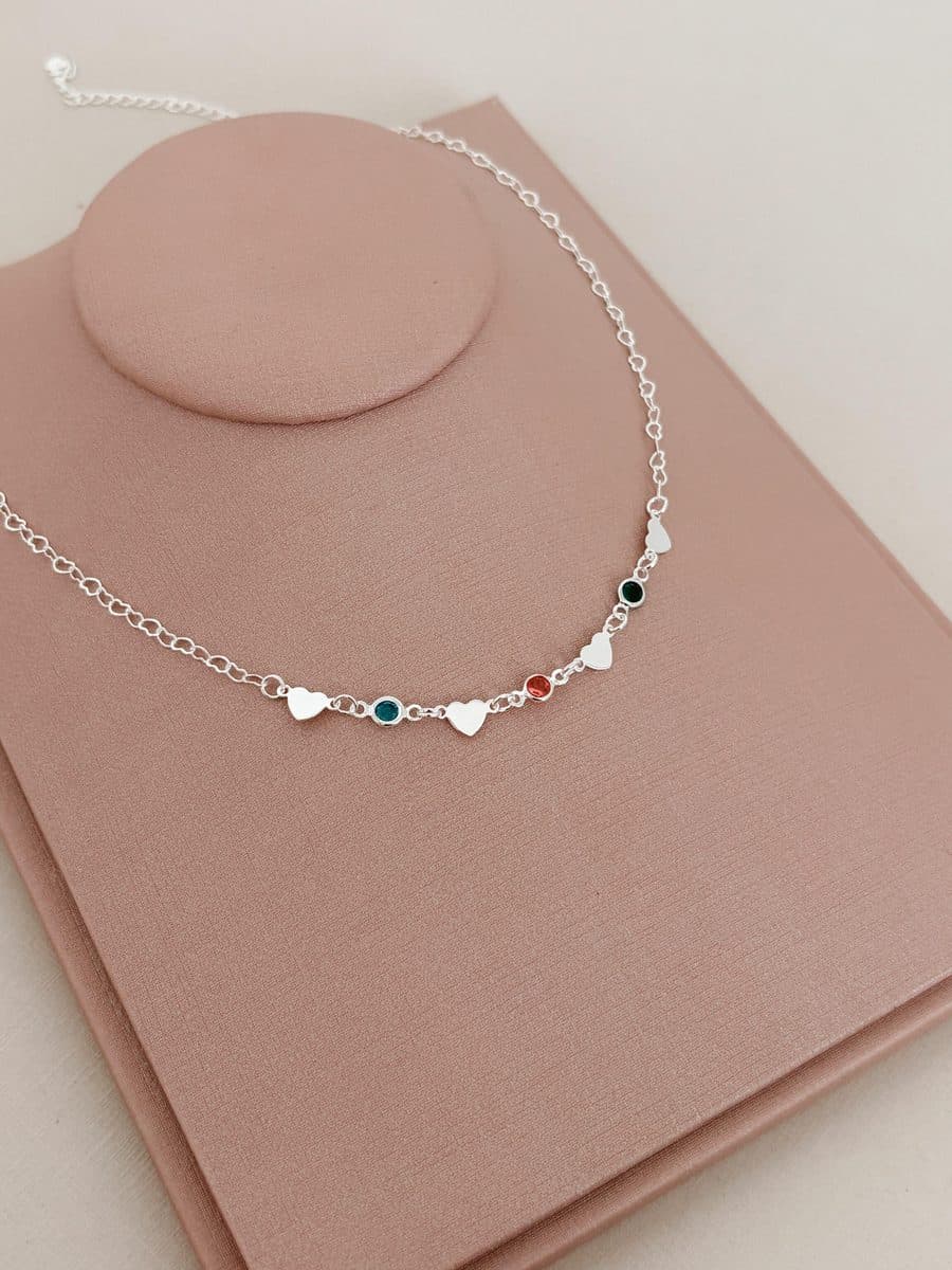 Choker elos de coração com pedrinhas coloridas