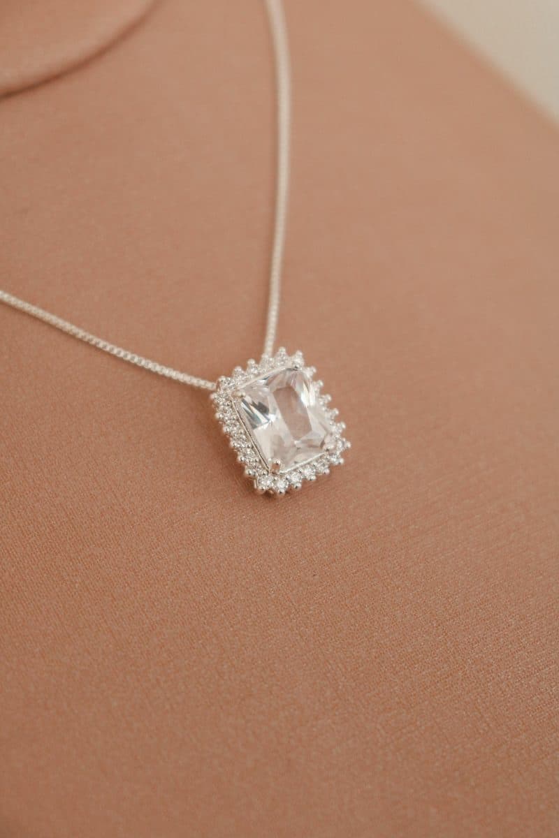 Colar retângulo pedra cristal luxo