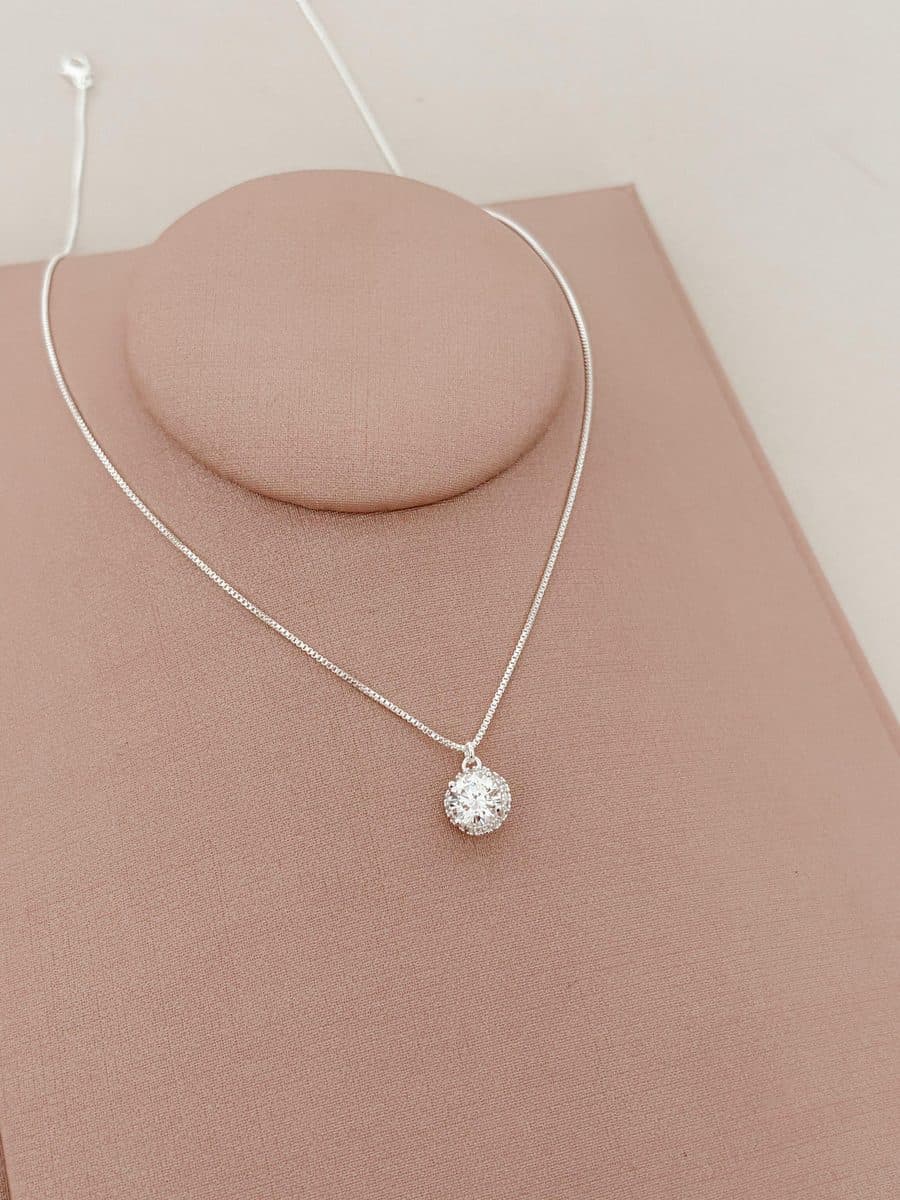 Colar circulo cristal pendurado