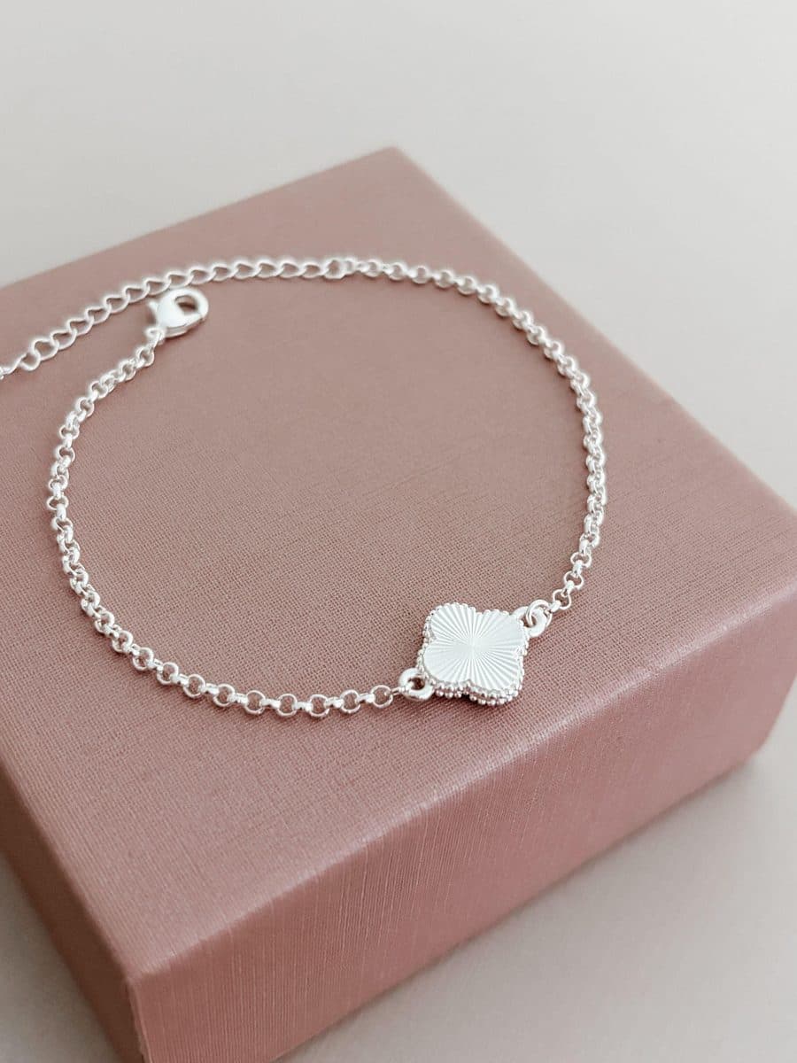 Pulseira trevinho plissado