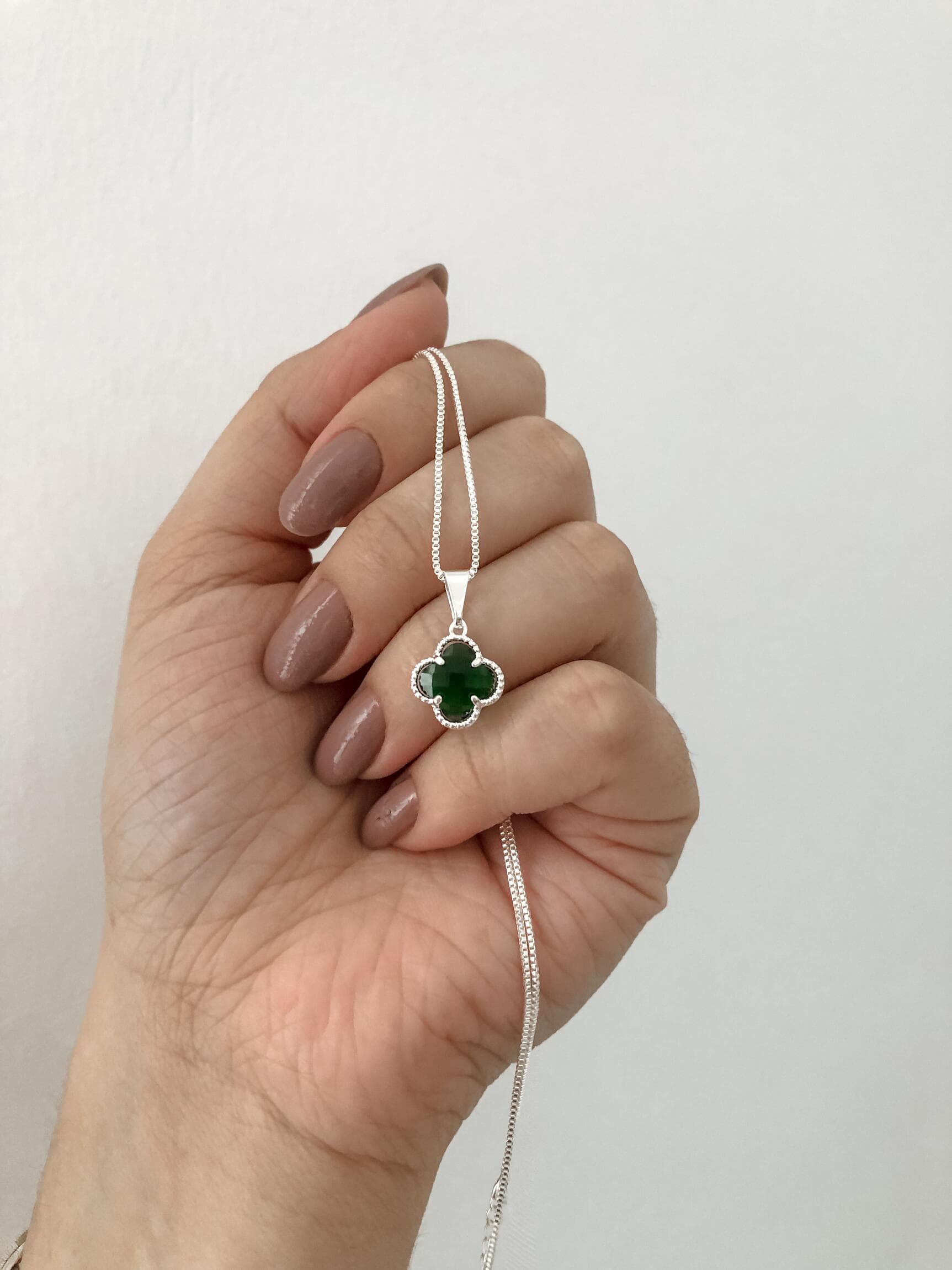Colar trevo verde