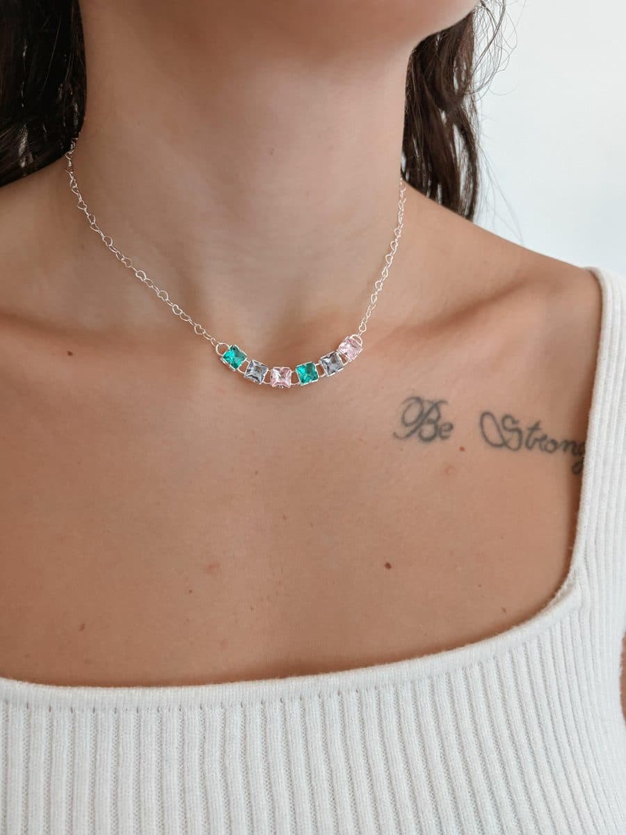 Colar pedras coloridas carre