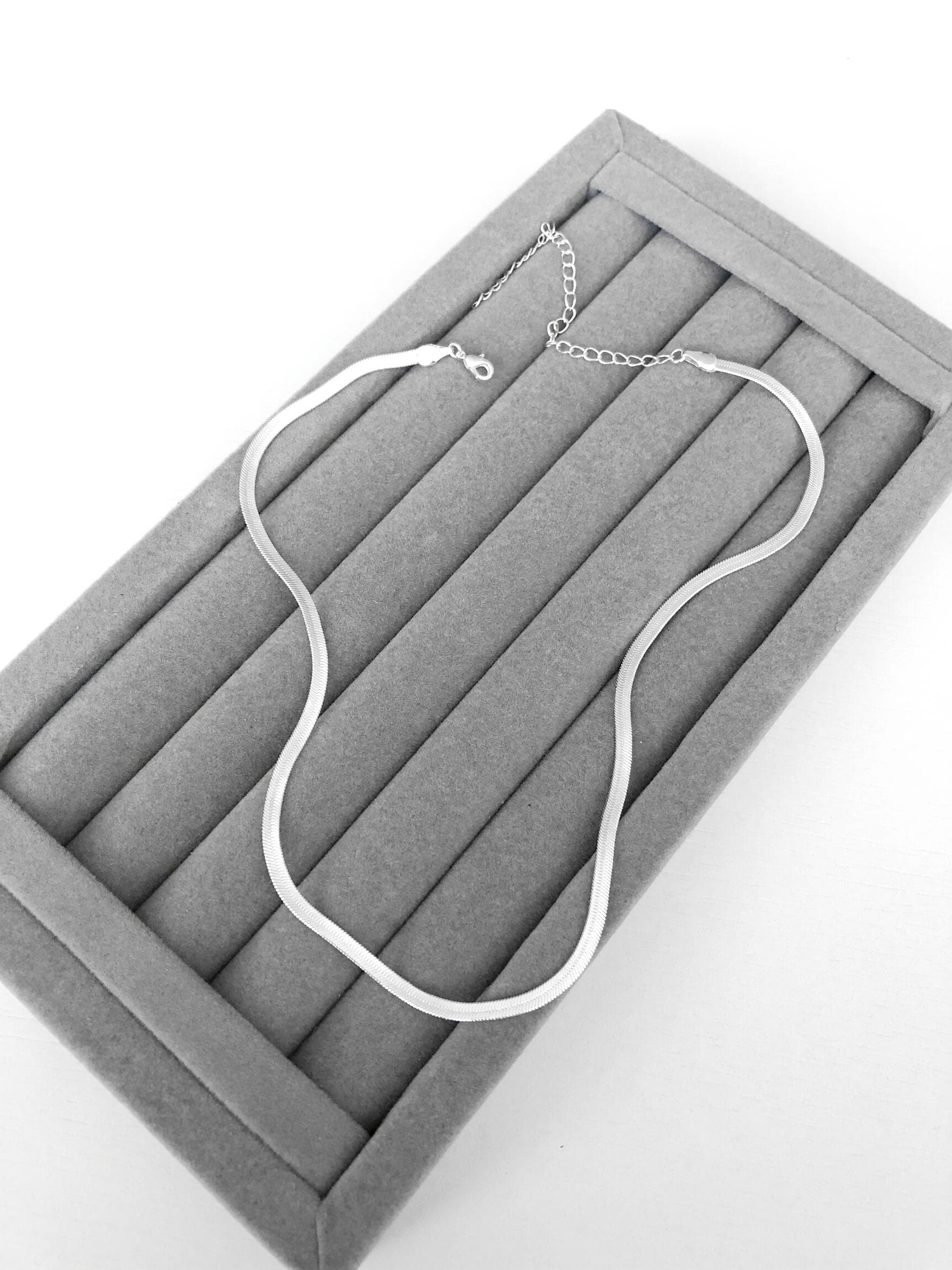 Colar choker fita laminada 3mm