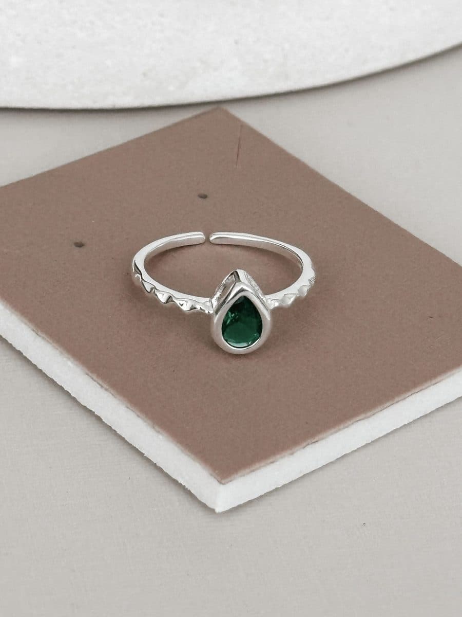 Anel ajustável gota pedra verde