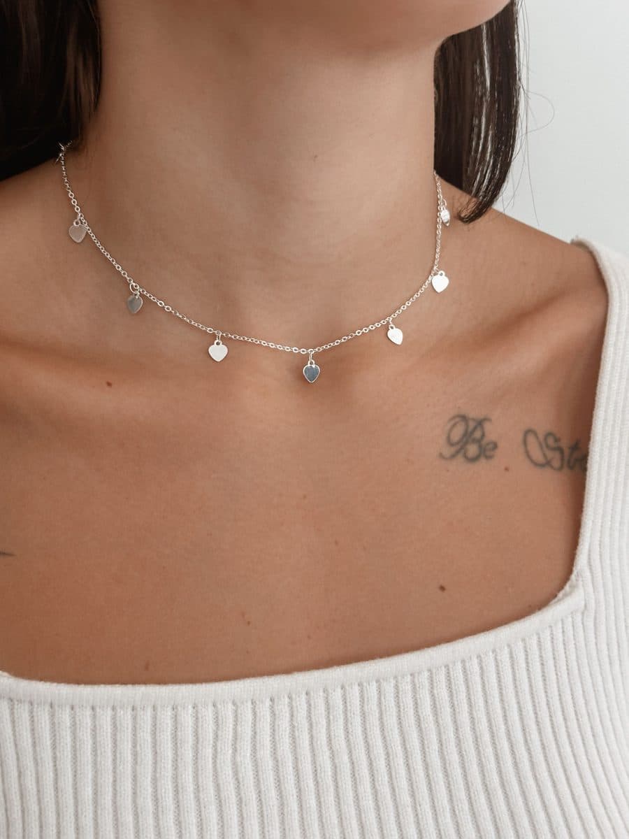 Choker corações chapinhas penduradas