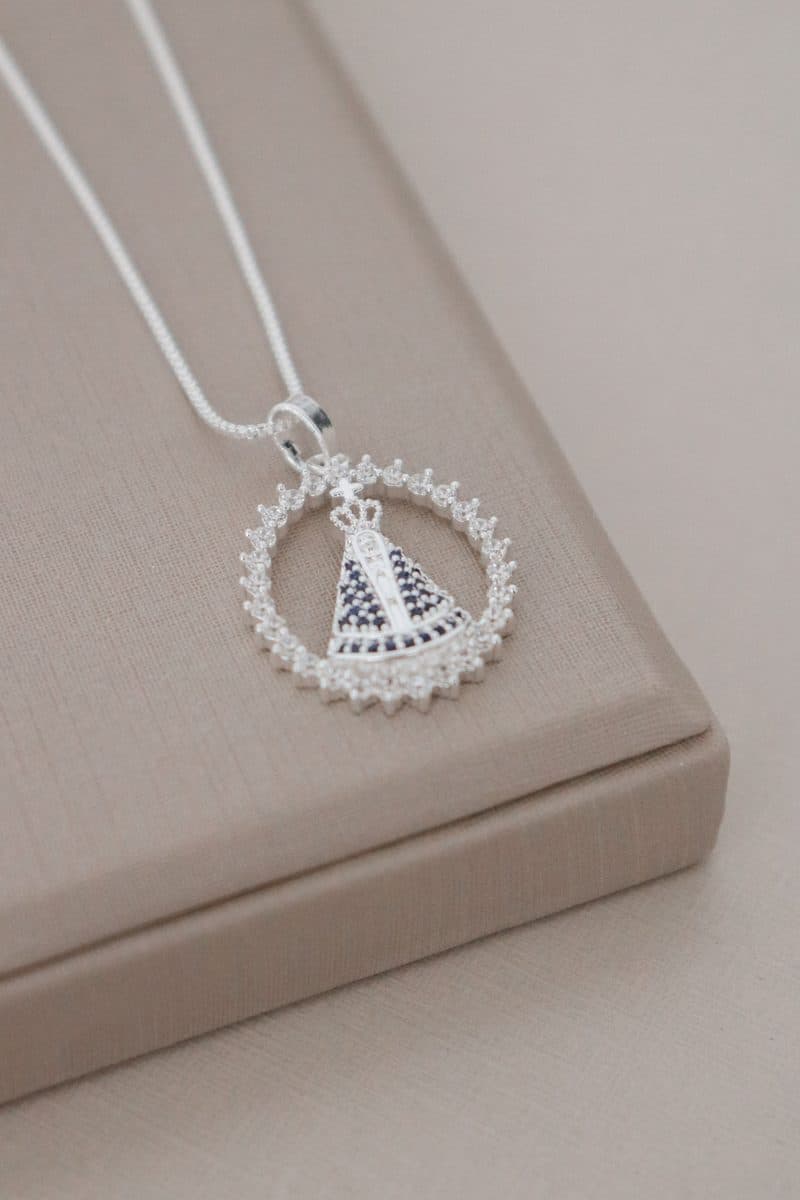 Colar oval navetes Nossa Senhora azul
