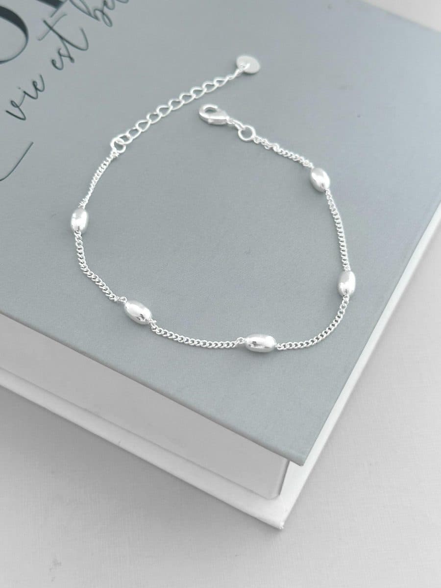 Pulseira com bolinhas ovais