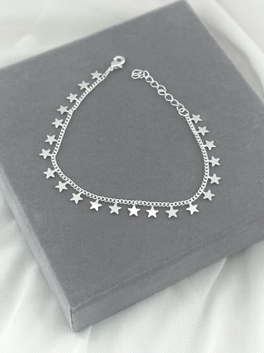 Pulseira estrelinhas penduradas