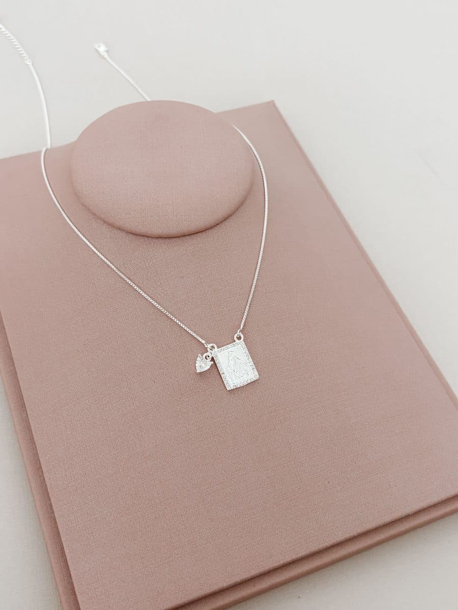 Colar Nossa Senhora com coração 45cm