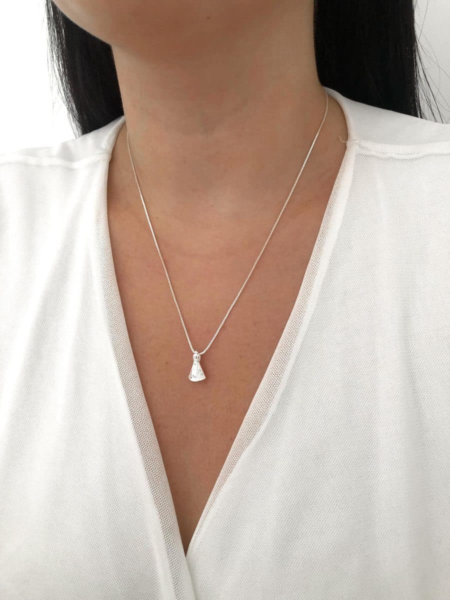 Colar nossa senhora cravejado cristal