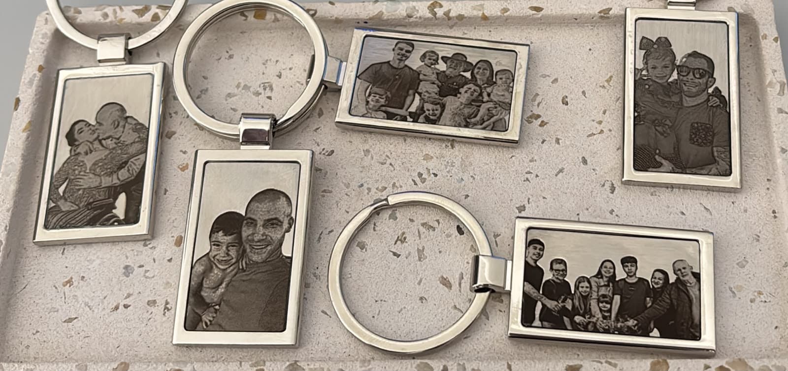Chaveiro personalizado foto - aço inoxidável (acompanha caixinha preta) - Modelo não grava verso