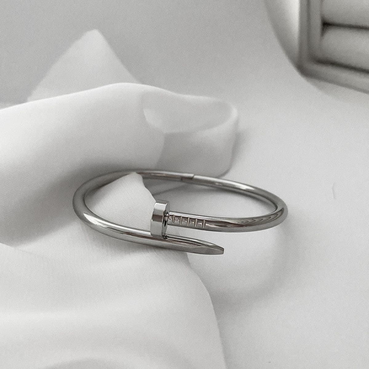 Bracelete Prego Aço Inoxidável